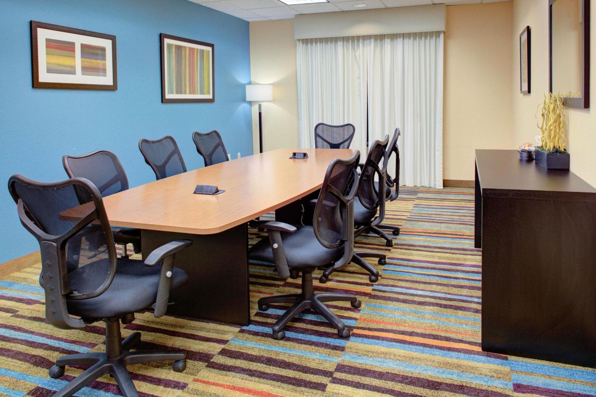 Fairfield Inn And Suites By Marriott Сеймур Экстерьер фото