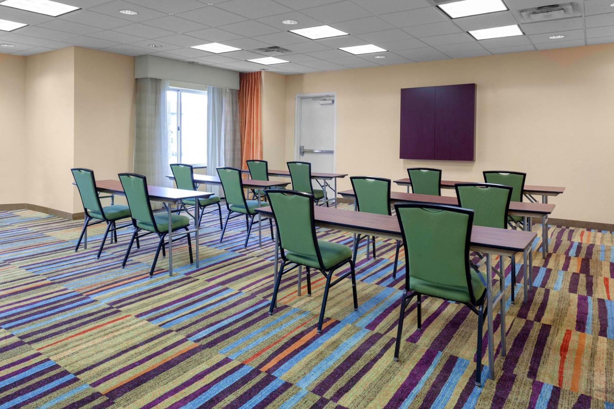 Fairfield Inn And Suites By Marriott Сеймур Экстерьер фото