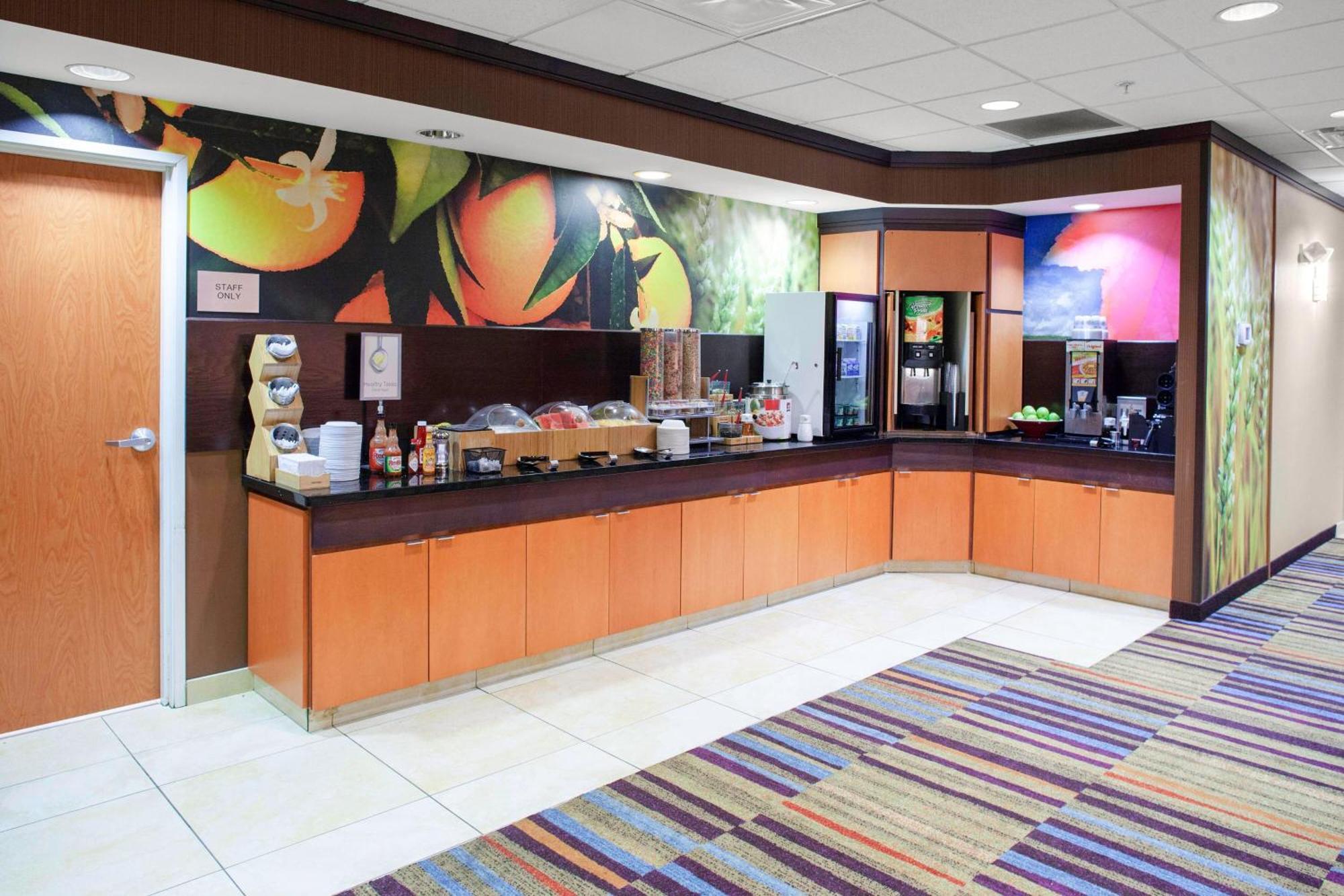 Fairfield Inn And Suites By Marriott Сеймур Экстерьер фото