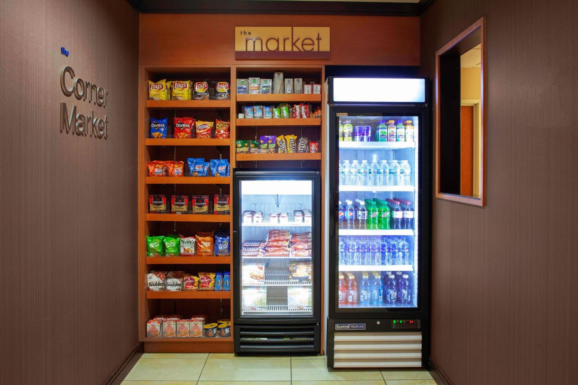 Fairfield Inn And Suites By Marriott Сеймур Экстерьер фото