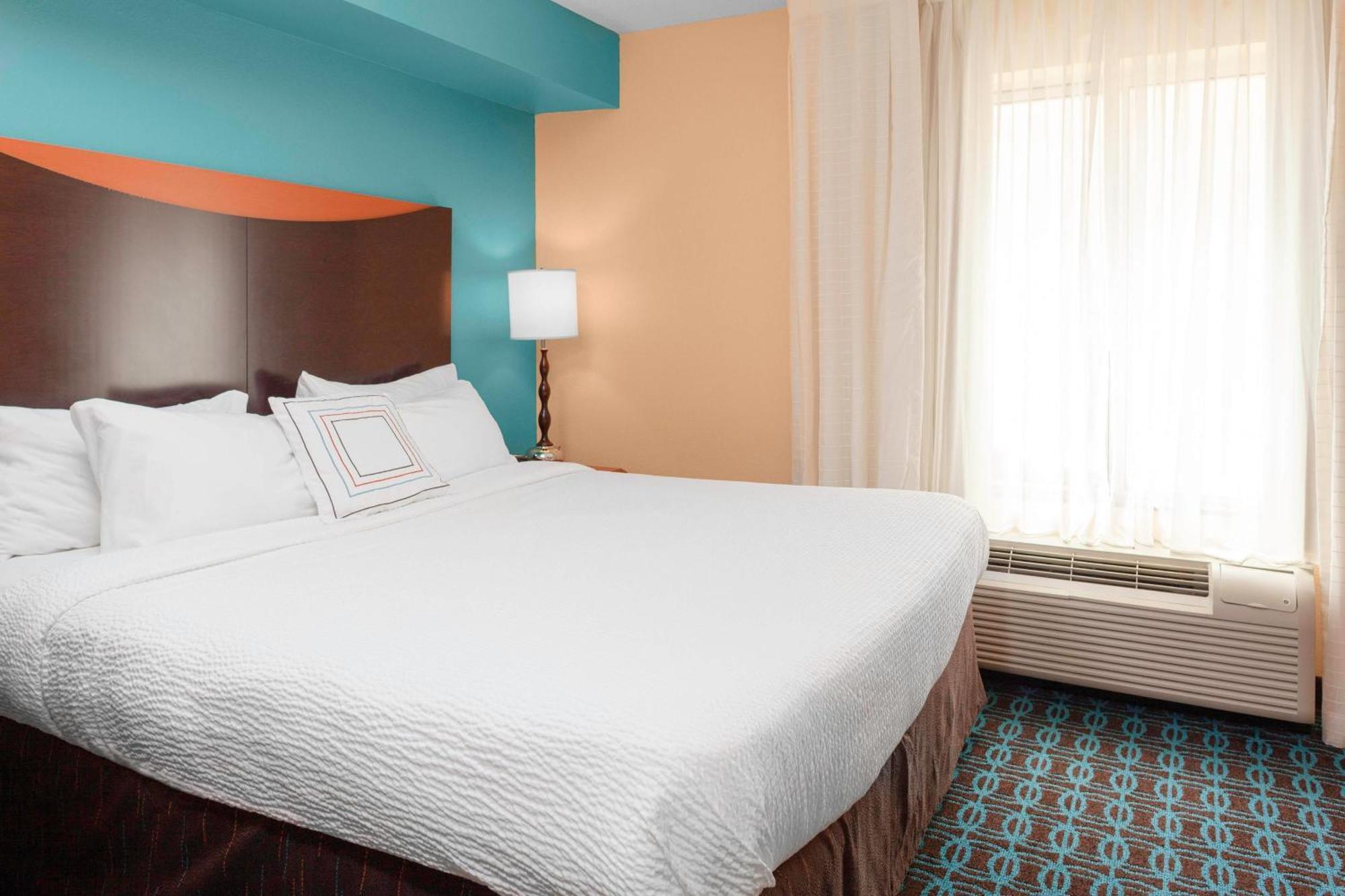 Fairfield Inn And Suites By Marriott Сеймур Экстерьер фото