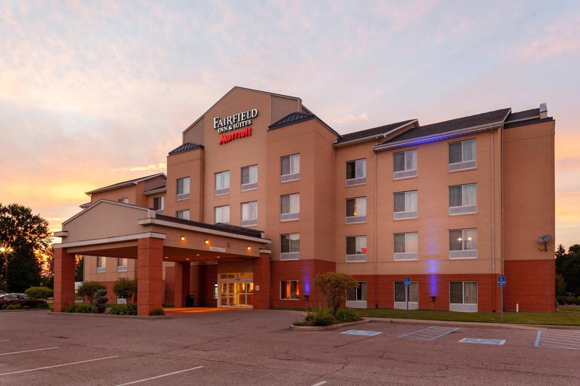 Fairfield Inn And Suites By Marriott Сеймур Экстерьер фото
